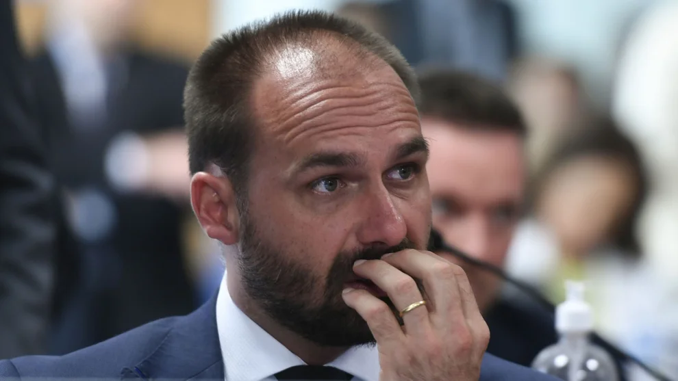 STF forma maioria para tornar Eduardo Bolsonaro réu por ação nos EUA