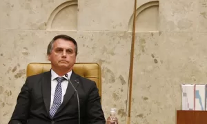 Defesa de Bolsonaro sobe o tom e busca deslegitimar processo no STF