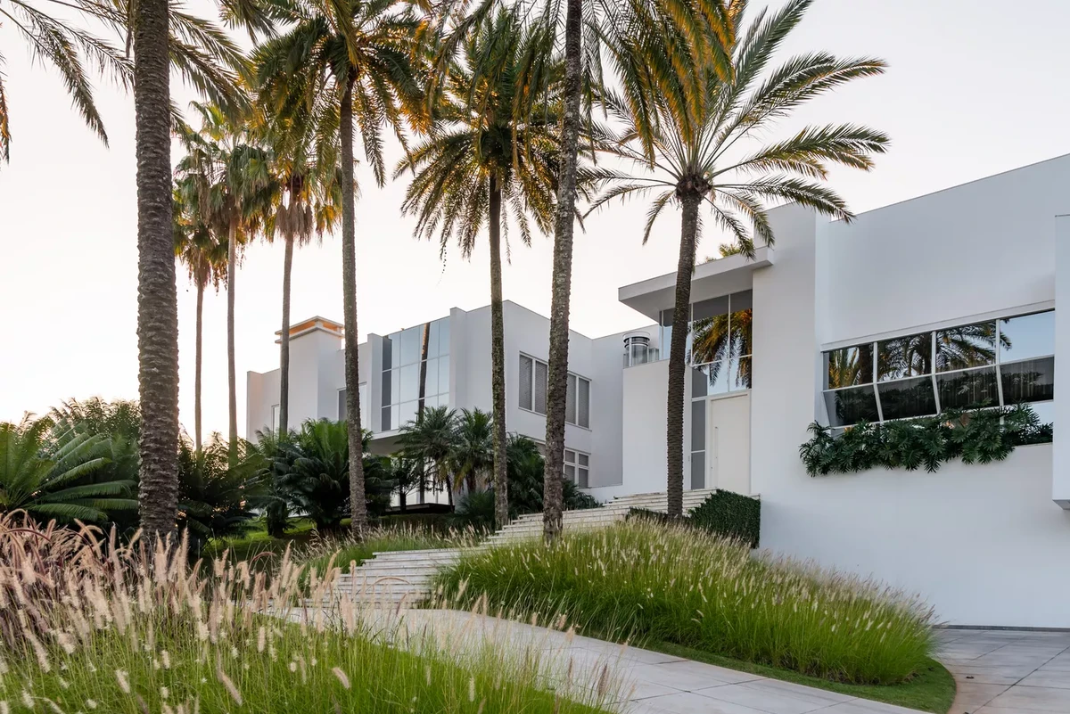 mansao-de-ana-hickman-avaliada-em-r-40-milhoes