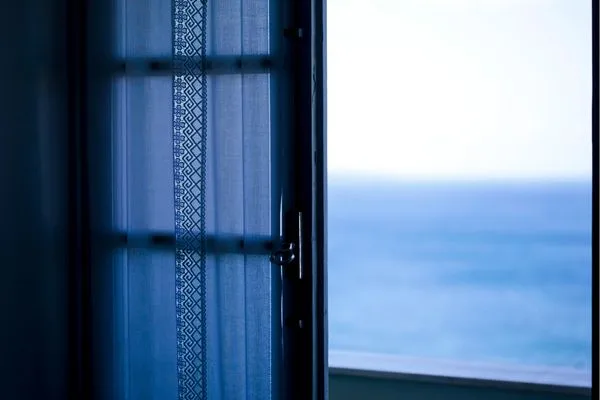 luz-sombra-e-tranquilidade-no-oceania-1665609-article