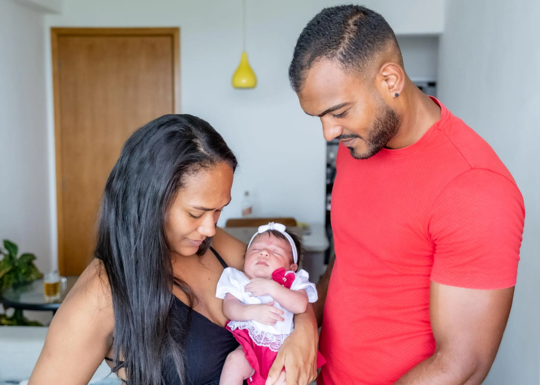 familia recebe auxilio familia recebe auxilio